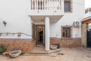 Chalet  Calle calle de la alcaiceria Chalet  Calle calle de la alcaiceria