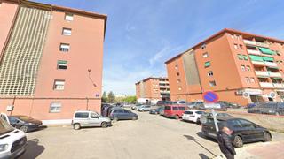 Pis a America,d' 15. Se vende piso okupado en calle américa 15 de terrassa barcelona. Pis a America,d' 15. Se vende piso okupado en calle américa 15 de terrassa barcelona.