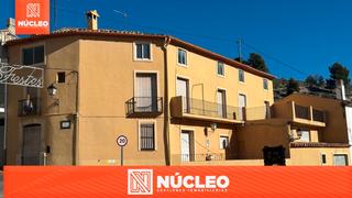 Casa adossada Plaça de l'església. Chalet adosado en venta en plaza de l'església Casa adossada Plaça de l'església. Chalet adosado en venta en plaza de l'església