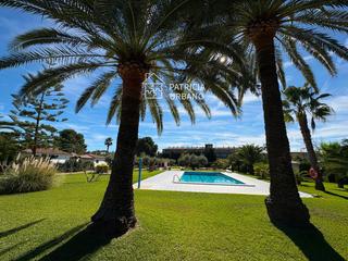 Chalet  Colibri. Bungalow con licencia de uso turístico. cambrilsvilafortuny. Chalet  Colibri. Bungalow con licencia de uso turístico. cambrilsvilafortuny.