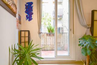 Piso en Raval. Luminosa con balcon Piso en Raval. Luminosa con balcon