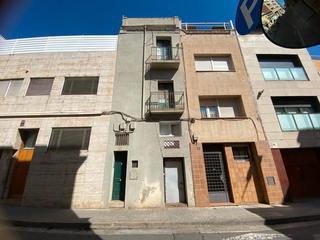 Casa Carrer de gurrea. Casa en el centro de sabadell a reformar integramente Casa Carrer de gurrea. Casa en el centro de sabadell a reformar integramente