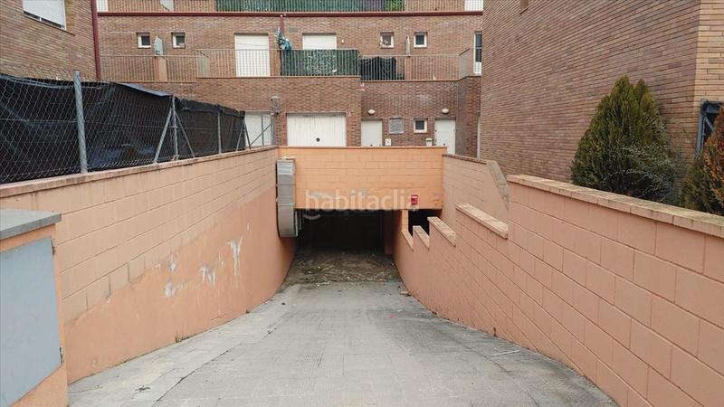 Foto e9525f44-ac66-45a0-8dd9-8b96d25a961a. Parking coche en Anglès Foto e9525f44-ac66-45a0-8dd9-8b96d25a961a. Parking coche en Anglès