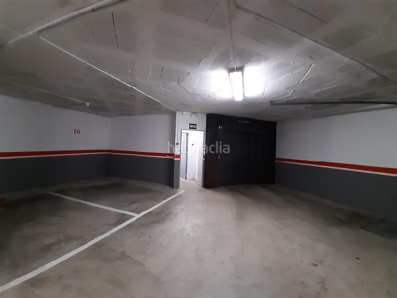 Foto f23e0a62-7a01-4f48-9ebc-bbb042d6e2aa. Parking voiture dans Centre Sant Boi de Llobregat Foto f23e0a62-7a01-4f48-9ebc-bbb042d6e2aa. Parking voiture dans Centre Sant Boi de Llobregat