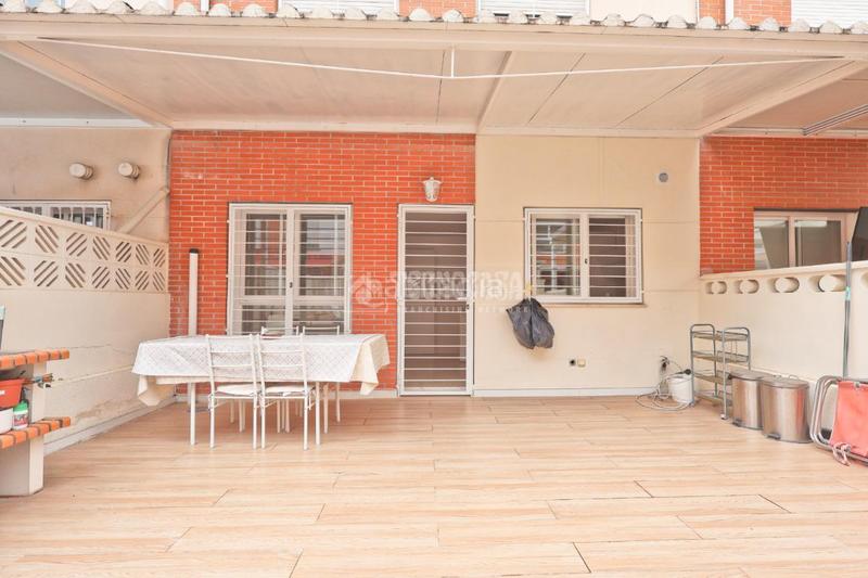 Foto 9e556d89-c131-4742-920f-c4a10a4eeb1b. Casa aparellada amb aparcament a El Baladre Sagunt Foto 9e556d89-c131-4742-920f-c4a10a4eeb1b. Casa aparellada amb aparcament a El Baladre Sagunt