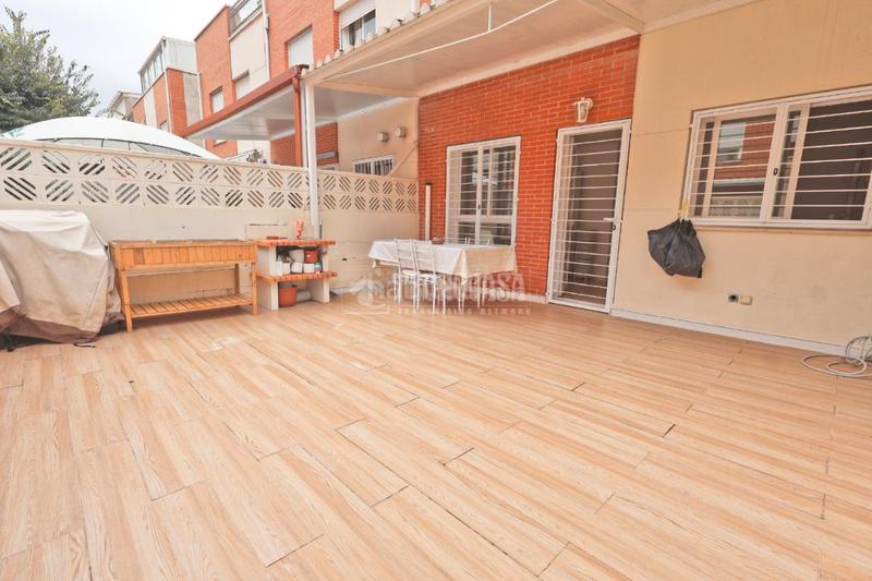 Foto f8c737bd-a4af-4ed4-a3b1-519d0674e615. Casa aparellada amb aparcament a El Baladre Sagunt Foto f8c737bd-a4af-4ed4-a3b1-519d0674e615. Casa aparellada amb aparcament a El Baladre Sagunt
