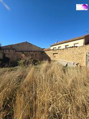 Wohngrundstück in Grupo de san antonio 11. Oportunidad para construir la casa de tus sueños en un barrio tr Wohngrundstück in Grupo de san antonio 11. Oportunidad para construir la casa de tus sueños en un barrio tr