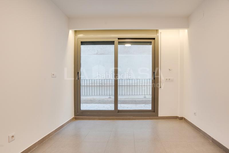 Foto e1eb4298-cd7e-4b26-88d5-f17adedc6855. Local commercial dans Sagrada Família Barcelona Foto e1eb4298-cd7e-4b26-88d5-f17adedc6855. Local commercial dans Sagrada Família Barcelona