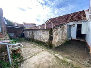 Maison à Darbo. Gran oportunidad en cangas  casa con finca, garaje y hórreo a re Maison à Darbo. Gran oportunidad en cangas  casa con finca, garaje y hórreo a re