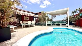 Maison jumelée  Avenida avenida kurt konrad mayer. Adosado dúplex en esquina con piscina propia en el madroñal, cos Maison jumelée  Avenida avenida kurt konrad mayer. Adosado dúplex en esquina con piscina propia en el madroñal, cos