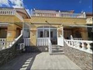 Casa adossada a La Regia. Casa adosada con orientación sureste Casa adossada a La Regia. Casa adosada con orientación sureste