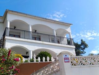 Chalet in Sant Cebrià de Vallalta. Gran casa con piscina - rodeada de naturaleza Chalet in Sant Cebrià de Vallalta. Gran casa con piscina - rodeada de naturaleza