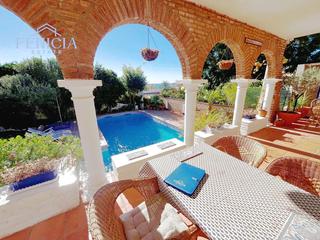 Casa en Cotobro. Se vende encantadora casa con estilo andaluz y vistas al mar en Casa en Cotobro. Se vende encantadora casa con estilo andaluz y vistas al mar en