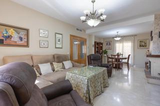 Maison jumelée  Calle poleo(chaparral). Encantadora casa pareada en el chaparral albolote, reformada y l Maison jumelée  Calle poleo(chaparral). Encantadora casa pareada en el chaparral albolote, reformada y l