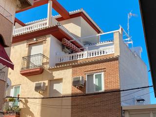Lloguer Dúplex Calle rosalía de castro. Estupendo duplex en el centro de peligros sin amueblar Lloguer Dúplex Calle rosalía de castro. Estupendo duplex en el centro de peligros sin amueblar