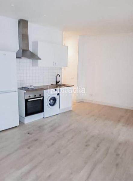 Foto 7e4b3c51-55e3-47ea-aa9b-5f5f93d448d3. Local comercial  en venta en Buena Vista Madrid Foto 7e4b3c51-55e3-47ea-aa9b-5f5f93d448d3. Local comercial  en venta en Buena Vista Madrid