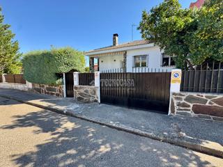 Maison jumelée à Villanueva de la Torre. Casa en venta en villanueva de la torre Maison jumelée à Villanueva de la Torre. Casa en venta en villanueva de la torre