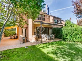 Chalet à El Soto de la Moraleja. Casa pareada con una excelente ubicación en venta en el soto de Chalet à El Soto de la Moraleja. Casa pareada con una excelente ubicación en venta en el soto de