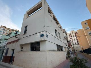 Casa bifamiliare in Parque Ayala - Jardín de la Abadía - Huelín. Casa en venta en málaga Casa bifamiliare in Parque Ayala - Jardín de la Abadía - Huelín. Casa en venta en málaga