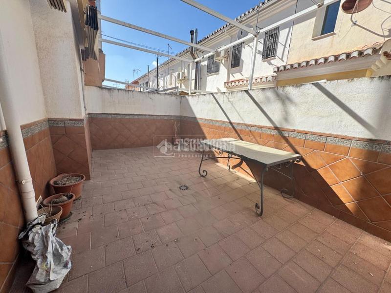 Foto 3d19f7e9-daf3-4203-bb21-bf8ade2a7337. Casa pareada casa en venta en las gabias en Residencial Triana - Barrio Alto Gabias (Las) Foto 3d19f7e9-daf3-4203-bb21-bf8ade2a7337. Casa pareada casa en venta en las gabias en Residencial Triana - Barrio Alto Gabias (Las)