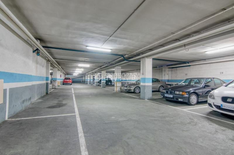 Foto a6484fdb-c46a-4b6e-a20f-a6508635ffef. Parking voiture dans Salesas Salamanca Foto a6484fdb-c46a-4b6e-a20f-a6508635ffef. Parking voiture dans Salesas Salamanca