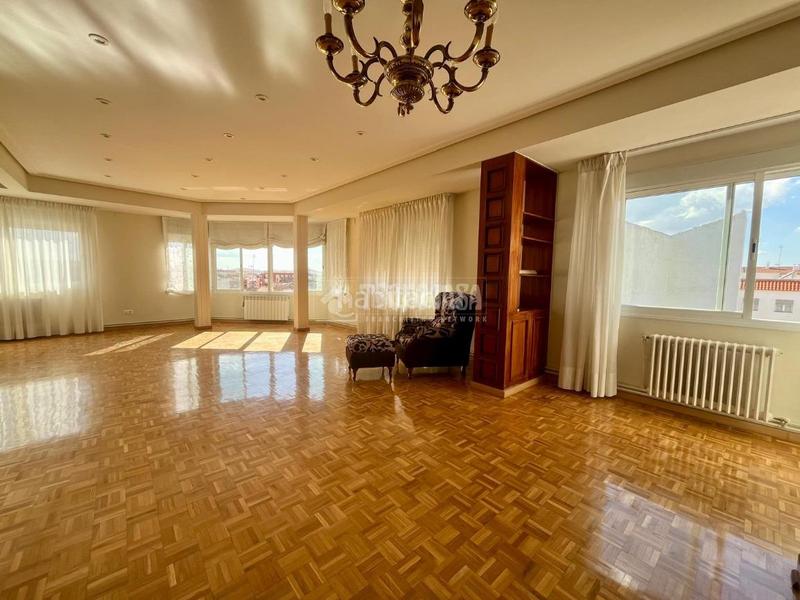 Foto 981bce97-97b2-4280-aaf0-1e618109356e. Piso  en venta en Valdepeñas Foto 981bce97-97b2-4280-aaf0-1e618109356e. Piso  en venta en Valdepeñas