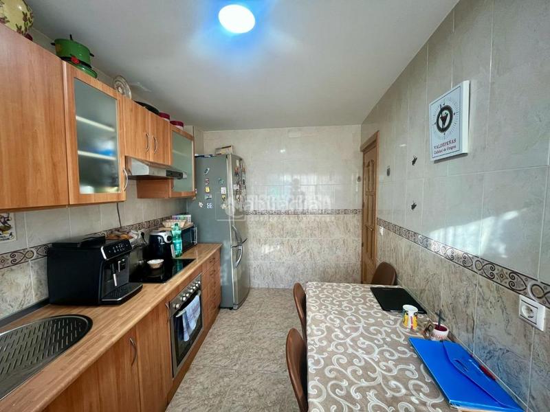 Foto 269e0e5a-a468-4feb-a313-1c815c2db536. Casa pareada casa en venta en Valdepeñas Foto 269e0e5a-a468-4feb-a313-1c815c2db536. Casa pareada casa en venta en Valdepeñas