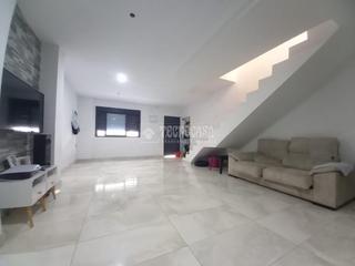 Casa aparellada a Palmete. Casa en venta en sevilla Casa aparellada a Palmete. Casa en venta en sevilla