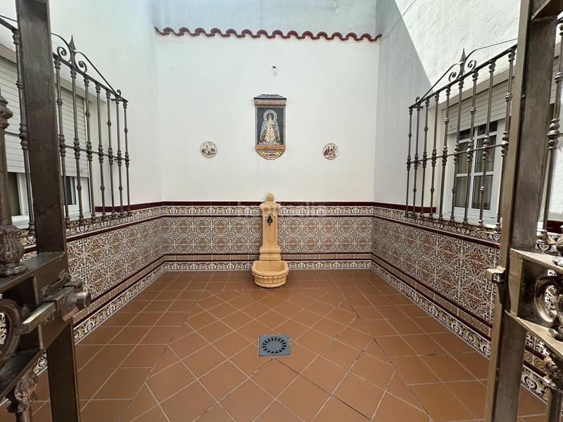Foto 0e4f70bd-215f-48ad-b510-b6740bc03a4c. Casa  con cochera en Estación - La Fontanilla - El Tinte Utrera Foto 0e4f70bd-215f-48ad-b510-b6740bc03a4c. Casa  con cochera en Estación - La Fontanilla - El Tinte Utrera