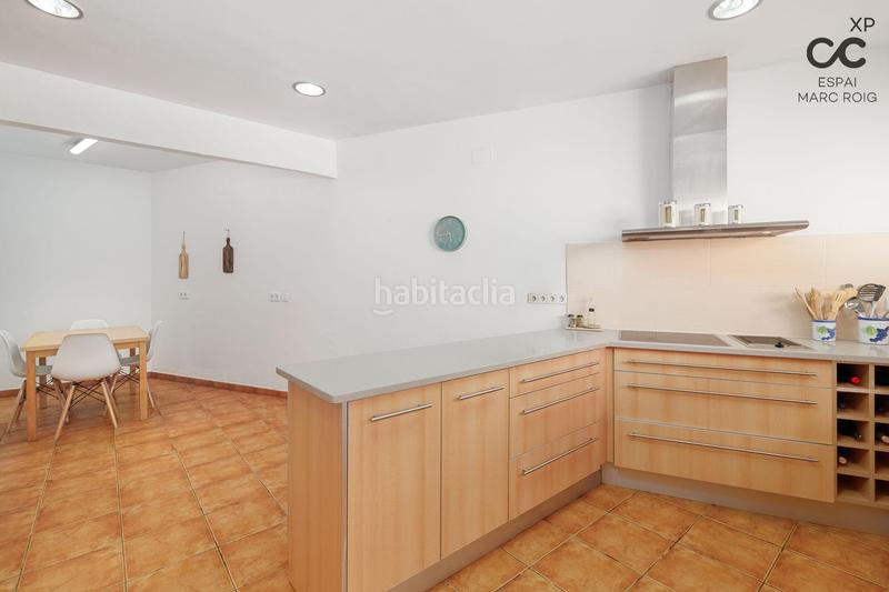 Foto 53b2b5f6-56dc-4a43-a2e3-28e62dfe1de2. Ático dúplex con encanto vistas panorámicas, historia y rentabilidad asegurada en Portbou Foto 53b2b5f6-56dc-4a43-a2e3-28e62dfe1de2. Ático dúplex con encanto vistas panorámicas, historia y rentabilidad asegurada en Portbou