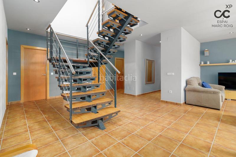 Foto e7d67707-ff10-4c49-9bc5-d9418cd7935a. Ático dúplex con encanto vistas panorámicas, historia y rentabilidad asegurada en Portbou Foto e7d67707-ff10-4c49-9bc5-d9418cd7935a. Ático dúplex con encanto vistas panorámicas, historia y rentabilidad asegurada en Portbou