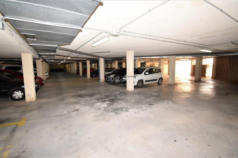 Foto d1109185-e90e-4140-96dc-537dc6a4542a. Parking voiture dans des migjorn sn dans Felanitx poble Felanitx Foto d1109185-e90e-4140-96dc-537dc6a4542a. Parking voiture dans des migjorn sn dans Felanitx poble Felanitx