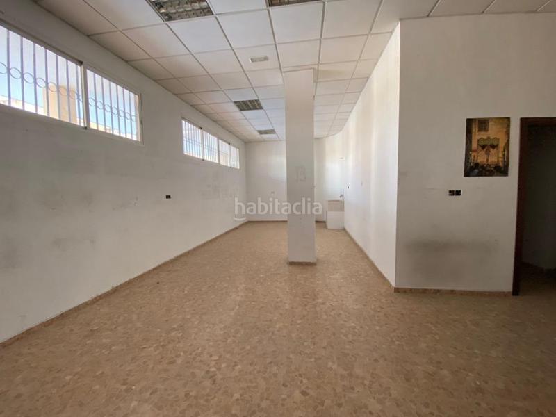 Foto 675b4ba7-5ffc-49f9-8a35-3821ae0a6b69. Local comercial a melilla 1 a Renfe - Bulevar 1ª y 2ª Fase Jaén Foto 675b4ba7-5ffc-49f9-8a35-3821ae0a6b69. Local comercial a melilla 1 a Renfe - Bulevar 1ª y 2ª Fase Jaén