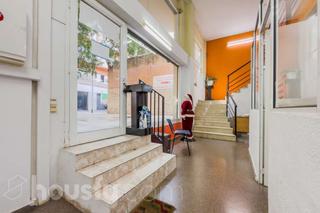 Business premise in Travessera de les corts . Business premise in Travessera de les corts .