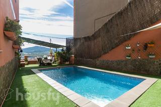 Haus  Calle sant antoni abat . Haus  Calle sant antoni abat .