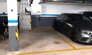Parking coche en Carrer de villar 35. Parking para coche pequeño Parking coche en Carrer de villar 35. Parking para coche pequeño