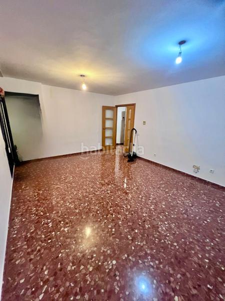 Foto d785a93a-b5ff-4063-a792-1f5b4643ceb1. Piso  con garaje, buena distribución y excelente ubicación en Aldaia Foto d785a93a-b5ff-4063-a792-1f5b4643ceb1. Piso  con garaje, buena distribución y excelente ubicación en Aldaia