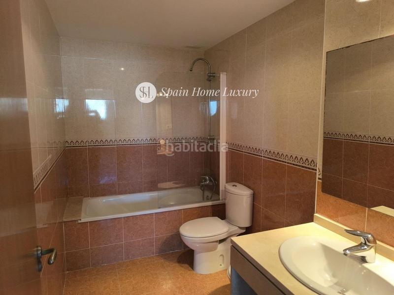 Foto d4e6b5ab-3587-4b03-a63b-5a0c0668e3c9. Location duplex avec parking piscine dans Valterna Paterna Foto d4e6b5ab-3587-4b03-a63b-5a0c0668e3c9. Location duplex avec parking piscine dans Valterna Paterna