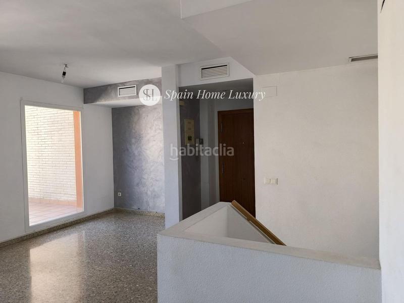 Foto f37fb15b-aca2-4e76-bc45-ec19a02028f5. Location duplex avec parking piscine dans Valterna Paterna Foto f37fb15b-aca2-4e76-bc45-ec19a02028f5. Location duplex avec parking piscine dans Valterna Paterna