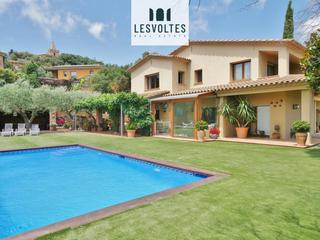 Casa Carrer onze de setembre Casa Carrer onze de setembre