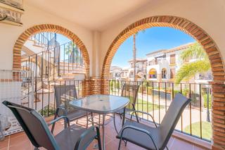 Apartament Ronda del generalife. Apartamento en primera planta con terraza cubierta Apartament Ronda del generalife. Apartamento en primera planta con terraza cubierta