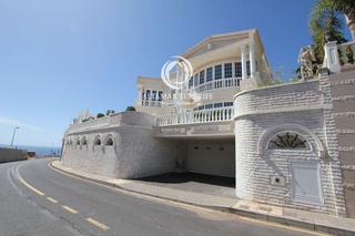 Maison  Calle alcojora s/n. La villa casa blanca  villa de lujo en la caleta, adeje Maison  Calle alcojora s/n. La villa casa blanca  villa de lujo en la caleta, adeje