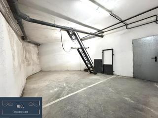 Location Local commercial à Calle de ángel dilla 22. Local comercial tipo almacén, ideal para profesionales en casco Location Local commercial à Calle de ángel dilla 22. Local comercial tipo almacén, ideal para profesionales en casco