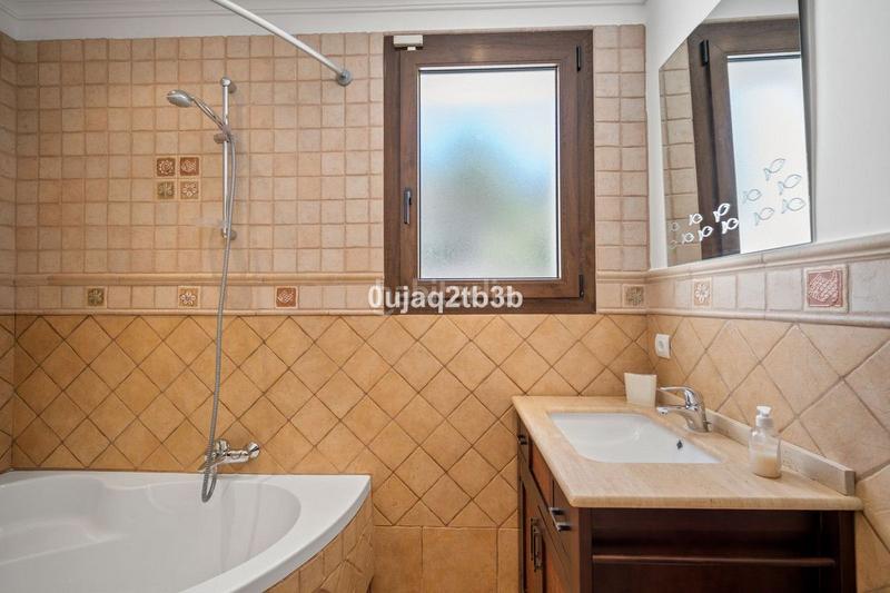 Foto e1ad9302-cd9c-40e9-b24e-ebf6b02d3cab. Chalet with pool in Montemayor - Marbella Club Benahavís Foto e1ad9302-cd9c-40e9-b24e-ebf6b02d3cab. Chalet with pool in Montemayor - Marbella Club Benahavís