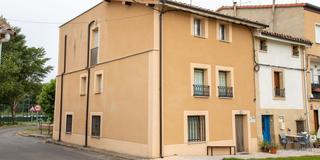 House  Avenida avenida de la rioja House  Avenida avenida de la rioja