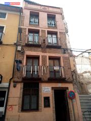 Edifici a Tarazona. Se vende céntrico hostalmesón Edifici a Tarazona. Se vende céntrico hostalmesón