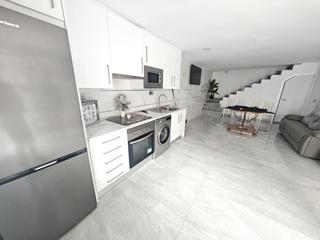 Maison à Miralvalle - Av. Virgen del Puerto - La Data. Cerca de la isla y del centro esta casa presenta un espacio inti Maison à Miralvalle - Av. Virgen del Puerto - La Data. Cerca de la isla y del centro esta casa presenta un espacio inti