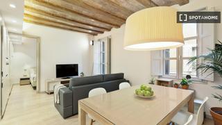 Rent Flat in Gòtic. Piso en alquiler de 2 habitaciones en el gòtic, barcelona Rent Flat in Gòtic. Piso en alquiler de 2 habitaciones en el gòtic, barcelona
