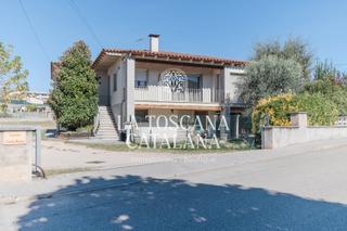 Xalet  Carrer costa brava. Una casa amb ànima al cor de caldes de malavella Xalet  Carrer costa brava. Una casa amb ànima al cor de caldes de malavella