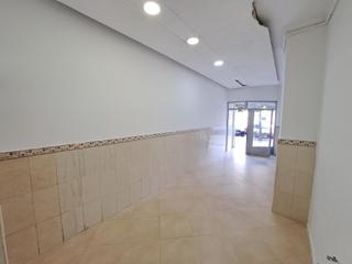 Lloguer Local Comercial a Sants Patrons. Local comercial en zona centrica Lloguer Local Comercial a Sants Patrons. Local comercial en zona centrica